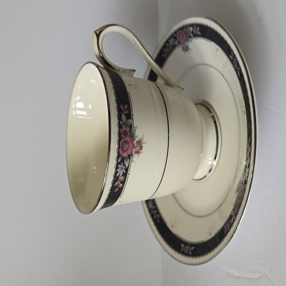 Noritake Etienne Ivory China Footed Coffee Mug Tea Cup And Saucer 7260 Japan - Picture 2 of 16